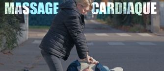 Une bouteille, deux mains, une vie. Le pire est de ne rien faire.